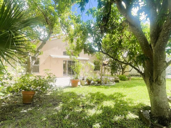 5189 Prairie Dunes Village Circle, Lake Worth FL 33463