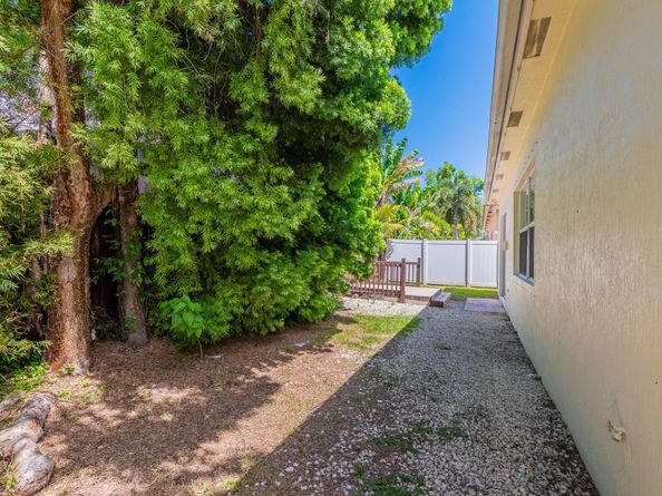 2219 Portofino Ave, Homestead FL 33033