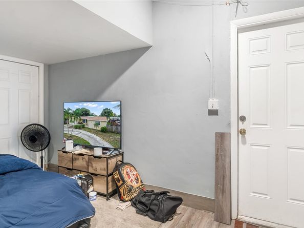 6624 NW 1st Ct, Margate FL 33063