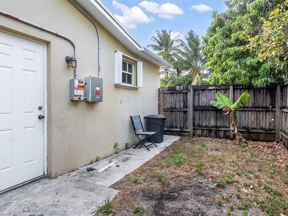 6624 NW 1st Ct, Margate FL 33063