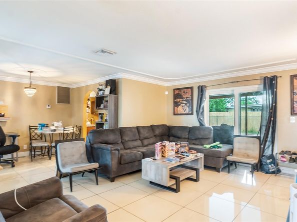 6624 NW 1st Ct, Margate FL 33063
