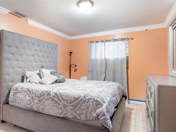 6624 NW 1st Ct, Margate FL 33063