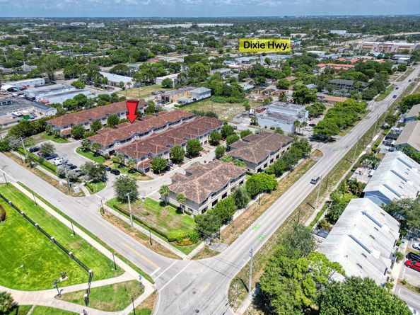 374 SE 1st Dr 374, Deerfield Beach FL 33441