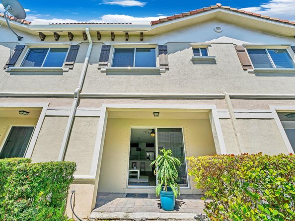 374 SE 1st Dr 374, Deerfield Beach FL 33441