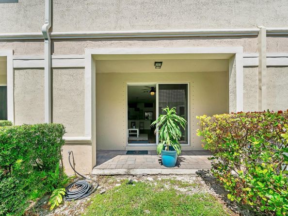 374 SE 1st Dr 374, Deerfield Beach FL 33441