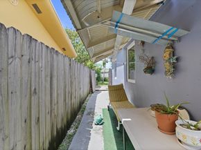 637 SW 1st Ct, Hallandale Beach FL 33009