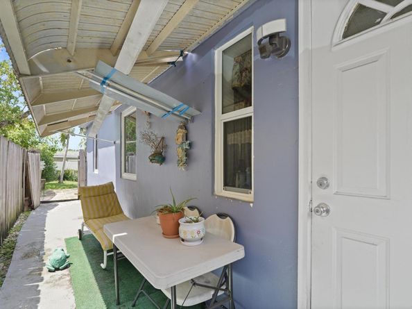 637 SW 1st Ct, Hallandale Beach FL 33009