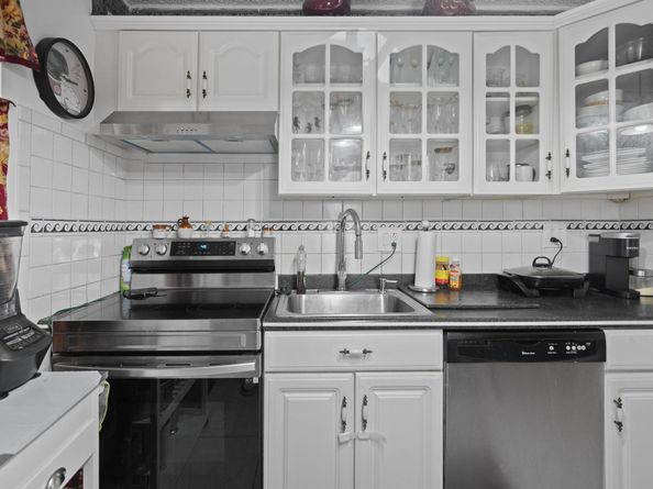 637 SW 1st Ct, Hallandale Beach FL 33009