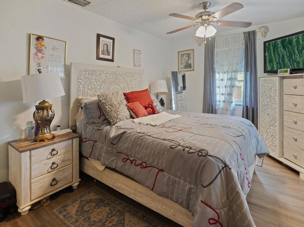 637 SW 1st Ct, Hallandale Beach FL 33009