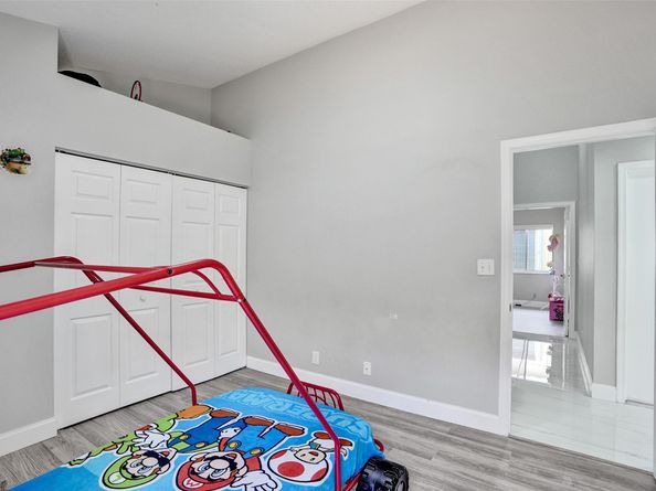 5024 NW 95th Dr, Coral Springs FL 33076