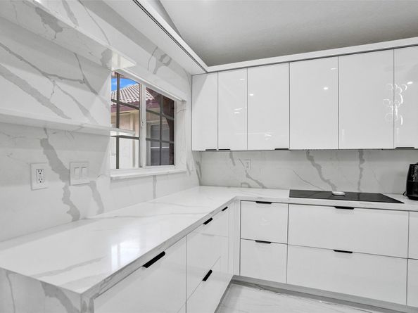 5024 NW 95th Dr, Coral Springs FL 33076