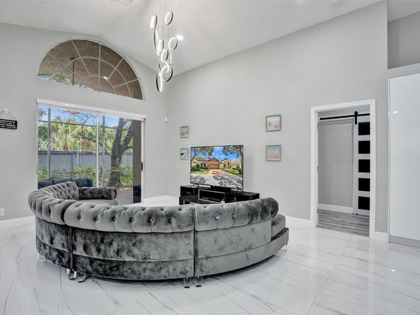 5024 NW 95th Dr, Coral Springs FL 33076