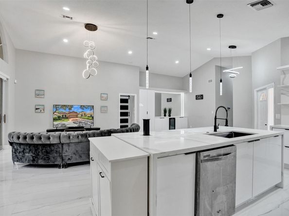 5024 NW 95th Dr, Coral Springs FL 33076
