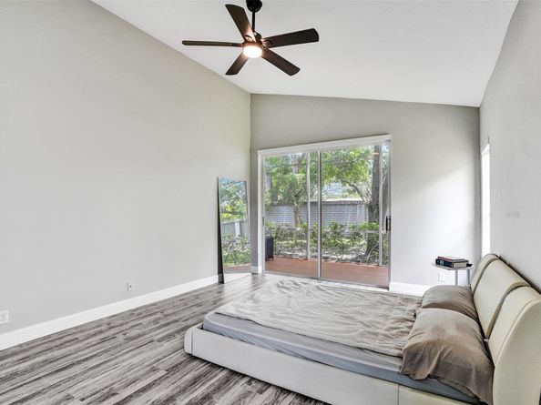 5024 NW 95th Dr, Coral Springs FL 33076