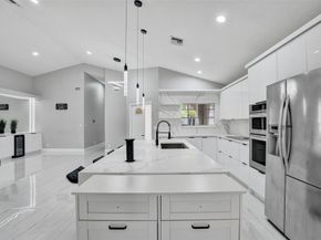 5024 NW 95th Dr, Coral Springs FL 33076