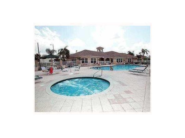 5011 Wiles Rd 304, Coconut Creek FL 33073
