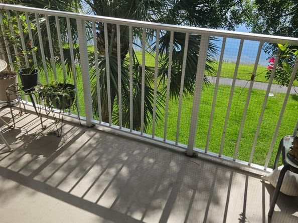 5011 Wiles Rd 304, Coconut Creek FL 33073