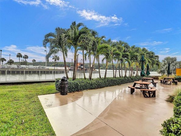 400 Kings Point Dr 724, Sunny Isles Beach FL 33160