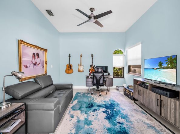 12200 Classic Dr, Coral Springs FL 33071