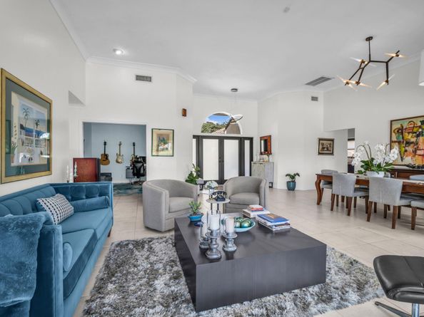 12200 Classic Dr, Coral Springs FL 33071