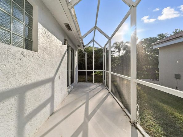5255 NW 117th Ave, Coral Springs FL 33076