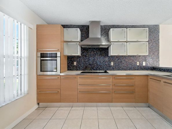 5255 NW 117th Ave, Coral Springs FL 33076