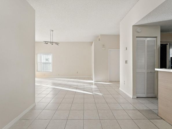 5255 NW 117th Ave, Coral Springs FL 33076