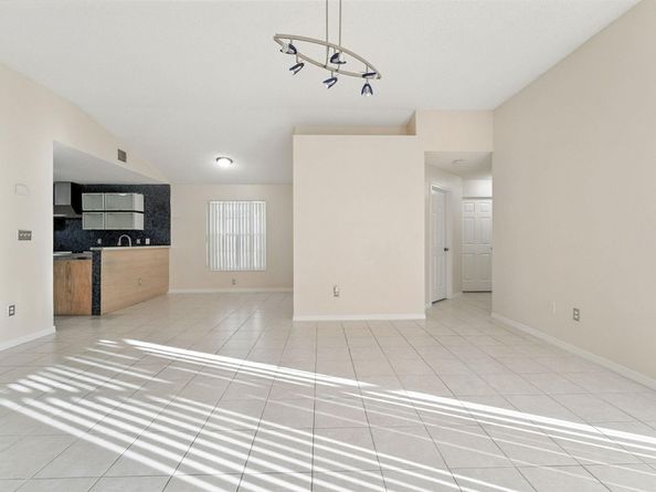 5255 NW 117th Ave, Coral Springs FL 33076
