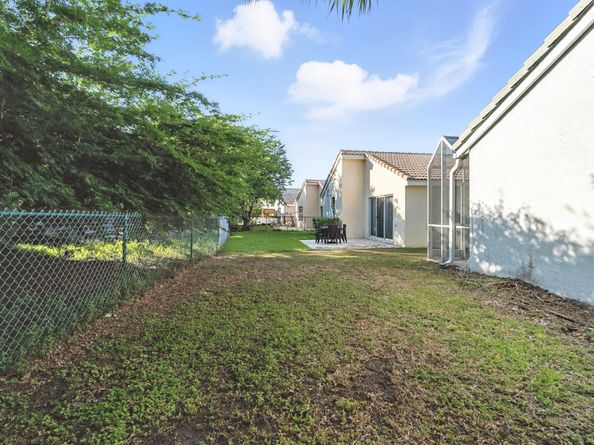 5255 NW 117th Ave, Coral Springs FL 33076