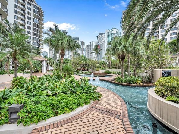 520 Brickell Key Dr Unit BH25, Miami FL 33131