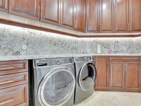 3440 Stallion Ln, Weston FL 33331