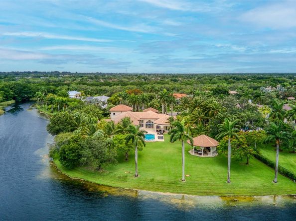 3440 Stallion Ln, Weston FL 33331