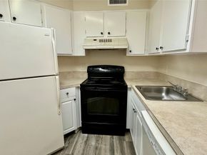 211 Lake Pointe Dr 110, Oakland Park FL 33309