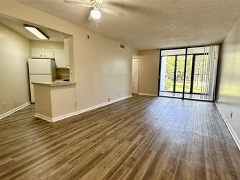 211 Lake Pointe Dr