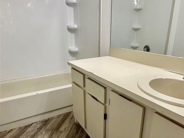 211 Lake Pointe Dr 110, Oakland Park FL 33309
