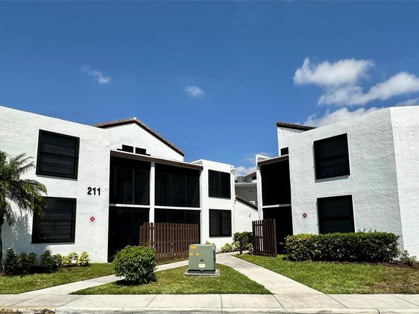 211 Lake Pointe Dr 110, Oakland Park FL 33309