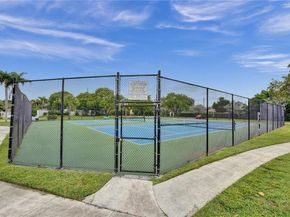 211 Lake Pointe Dr 110, Oakland Park FL 33309