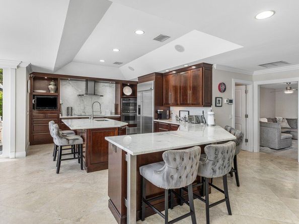 910 Jasmine Drive, Delray Beach FL 33483