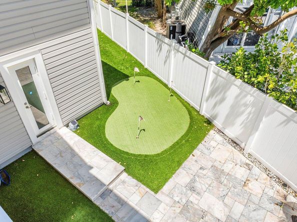 910 Jasmine Drive, Delray Beach FL 33483