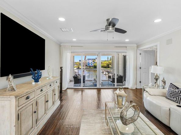 910 Jasmine Drive, Delray Beach FL 33483