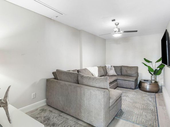 910 Jasmine Drive, Delray Beach FL 33483