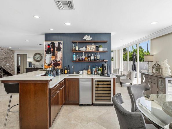 910 Jasmine Drive, Delray Beach FL 33483