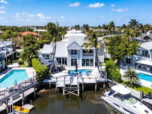 910 Jasmine Drive, Delray Beach FL 33483