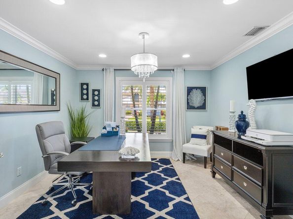 910 Jasmine Drive, Delray Beach FL 33483