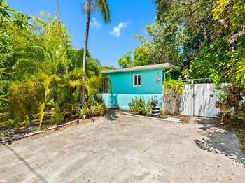 1602 NE 1st Ave