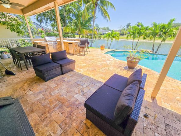 6600 NW 56th Dr, Coral Springs FL 33067