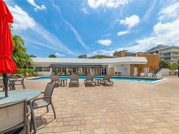 100 Golden Isles Dr 911, Hallandale Beach FL 33009