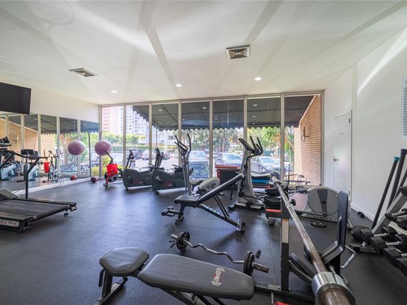 100 Golden Isles Dr 911, Hallandale Beach FL 33009