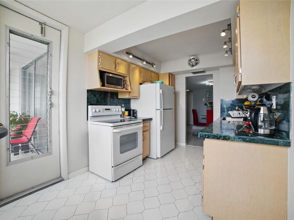 100 Golden Isles Dr 911, Hallandale Beach FL 33009