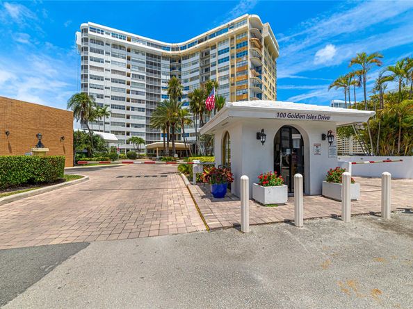 100 Golden Isles Dr 911, Hallandale Beach FL 33009